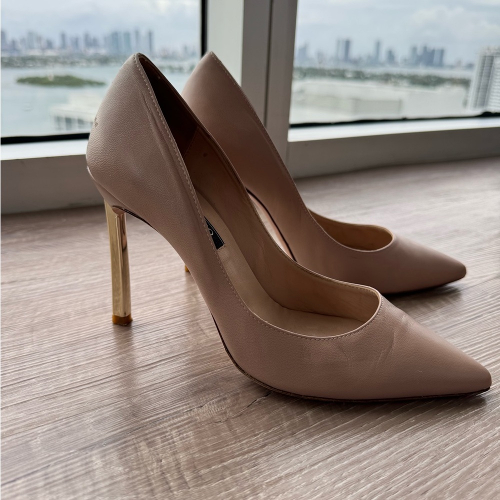 Cipria color, mirrored heel, italian leather shoes